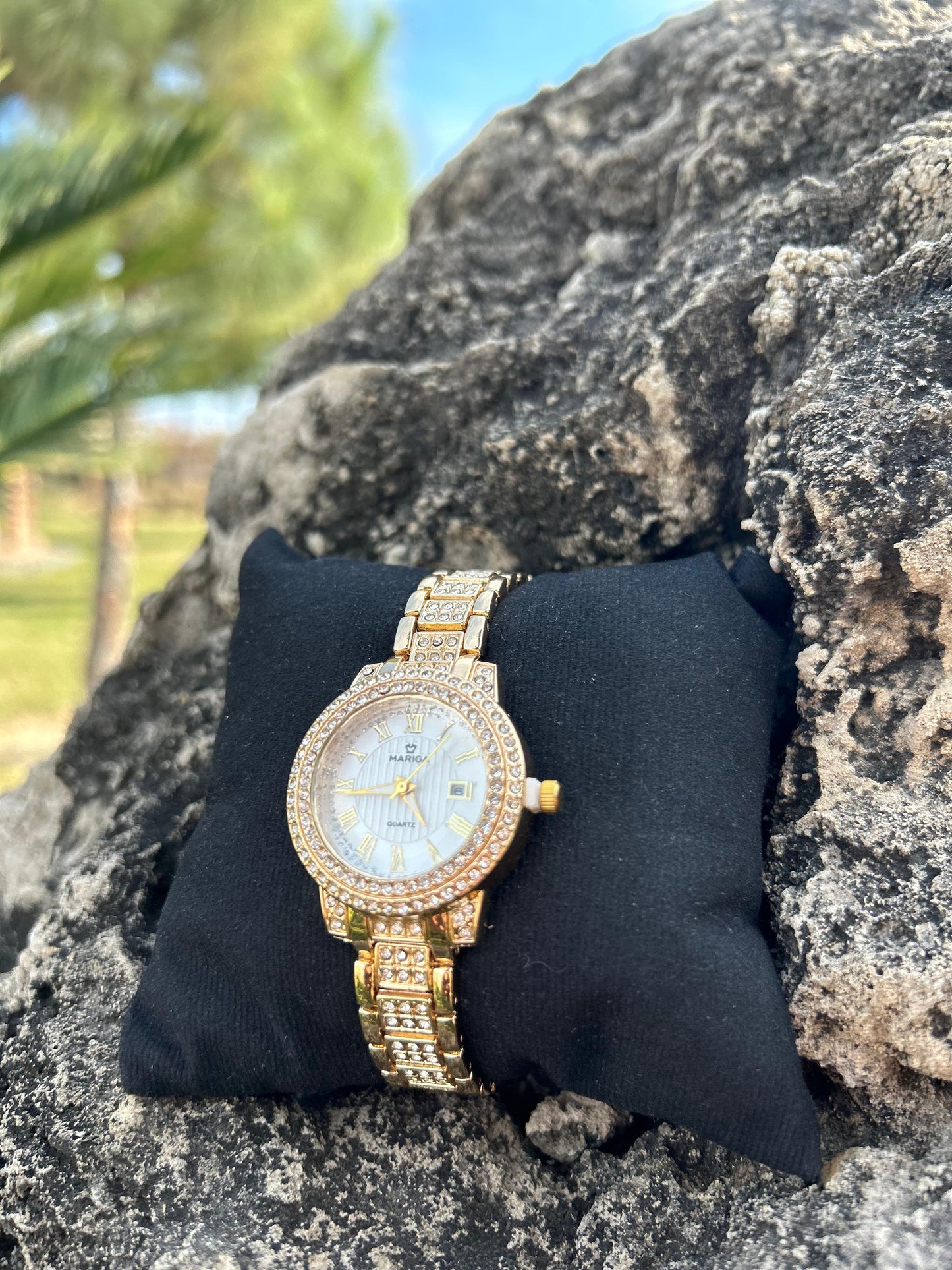 Women's Modern Waterproof Watches with Chic Styling